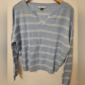 American Eagle NWOT Light Blue & White Oversized Lightweight V-Neck Sweater